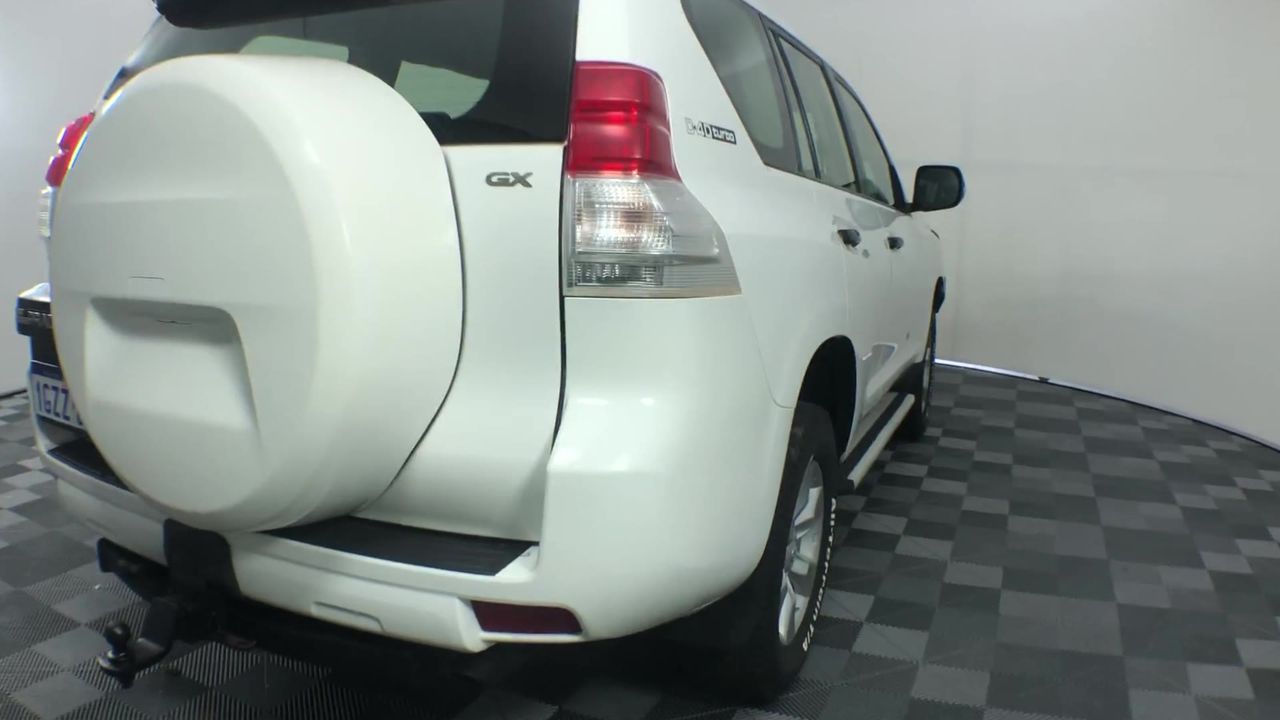 HISENSE 10kg Front Load Washer, 5 Star Energy Rating, Auto-Dosing, Black, M