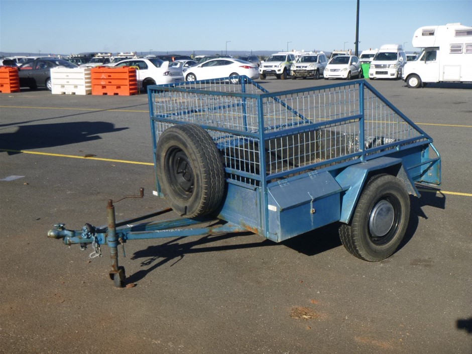 ADIDAS Adilette Comfort Slides, Size US7/UK7, Black/White/Black.  Buyers No