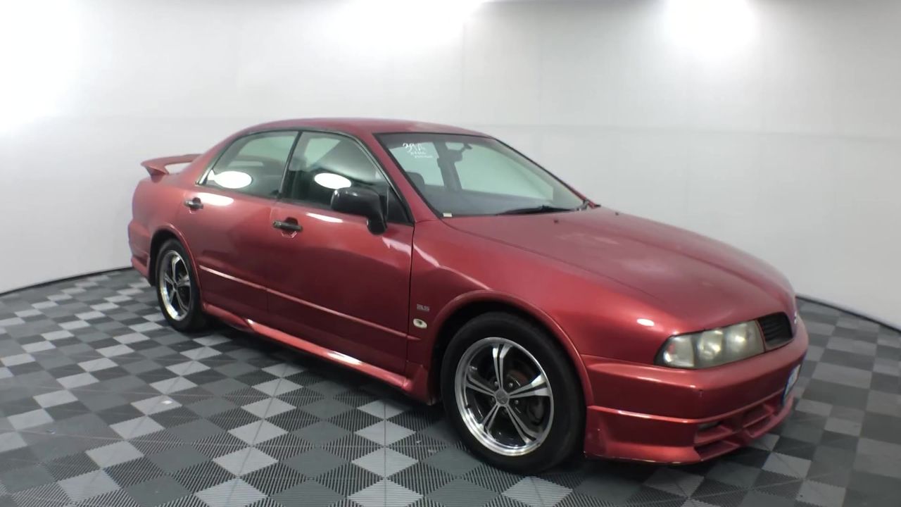 <p>2013 Isuzu NPR 200 4 x 2 Pantech Truck</p>