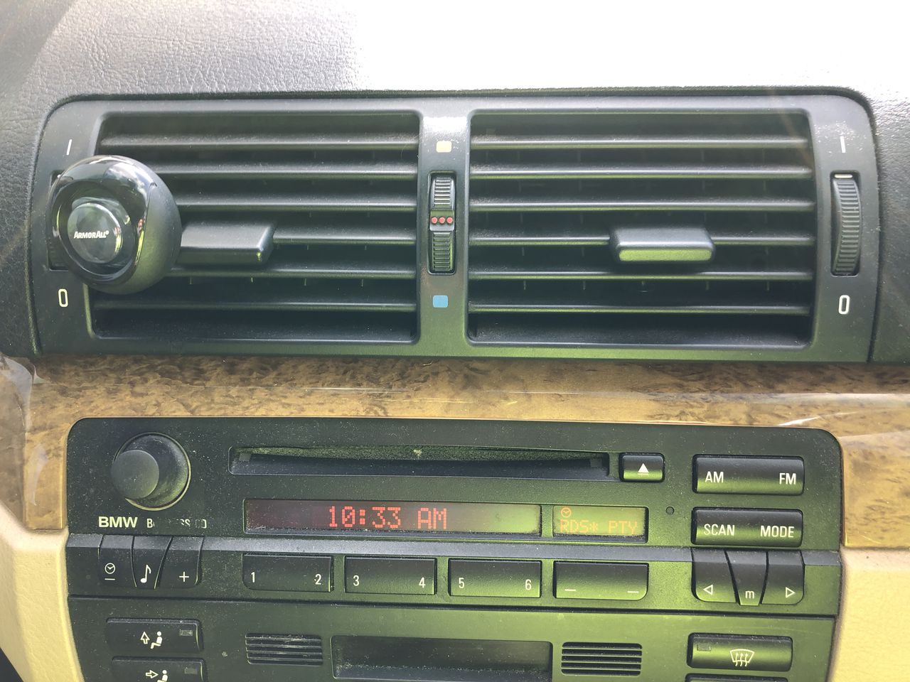 <p>Tenant Ride-on Sweeper</p>