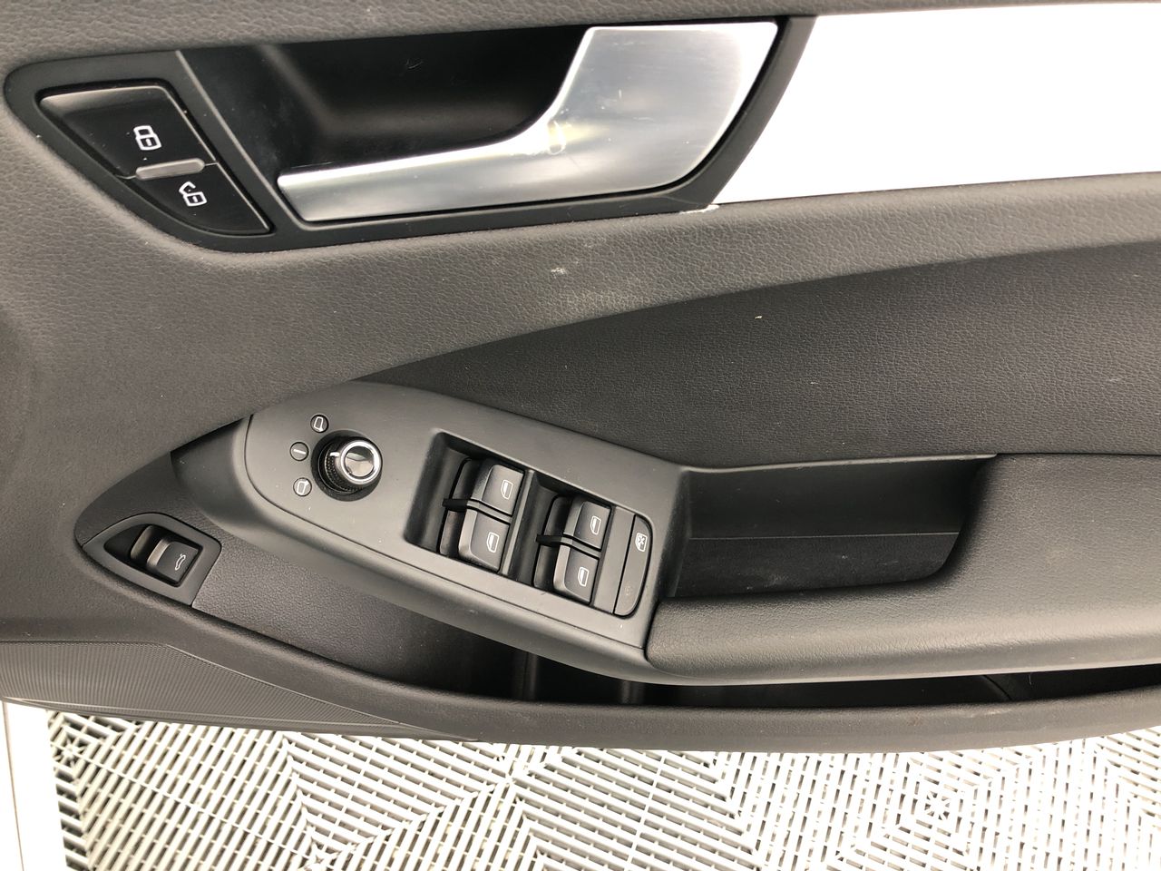 0.69 carat blue/red/yellow/white diamond bulk