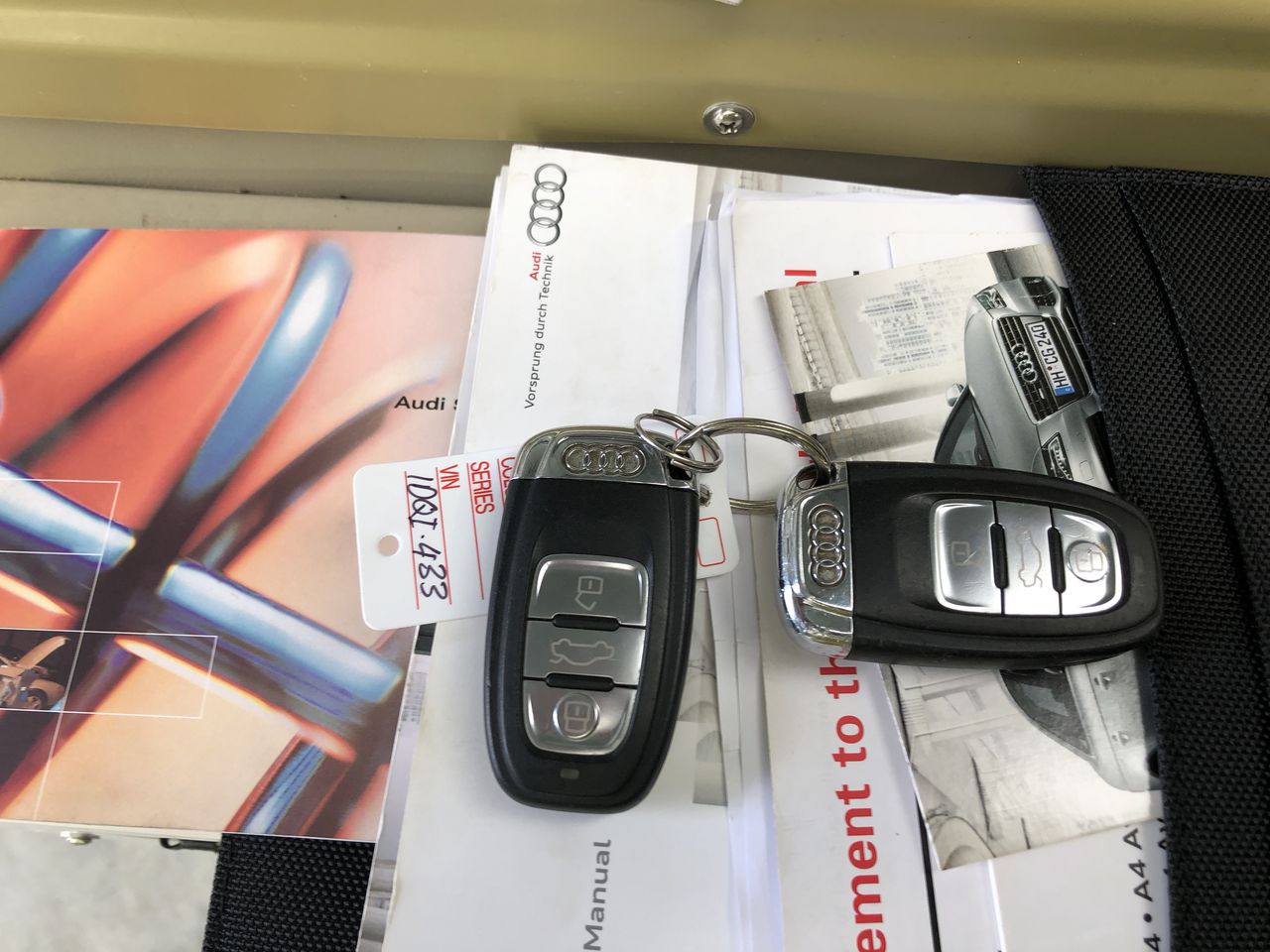 11.31 carat purplish blue Tanzanite Valua: USD 1,074.45