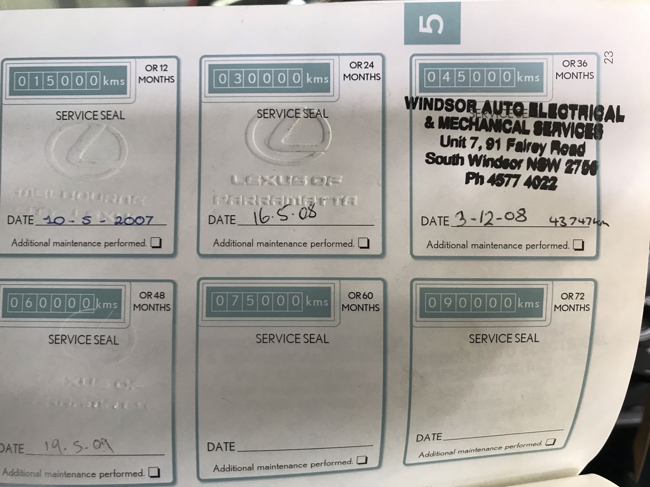 Duchesse De Paris Brut Blanc De Blancs NV (6x 750mL), France.