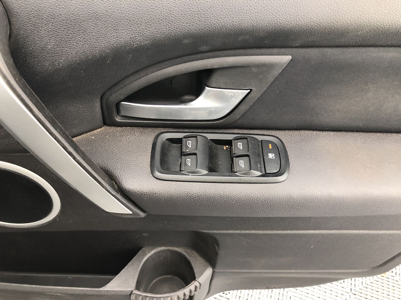 Howlin Gale Wines Category 5 Cabernet Sauvignon 2017 (6x 750mL) SA