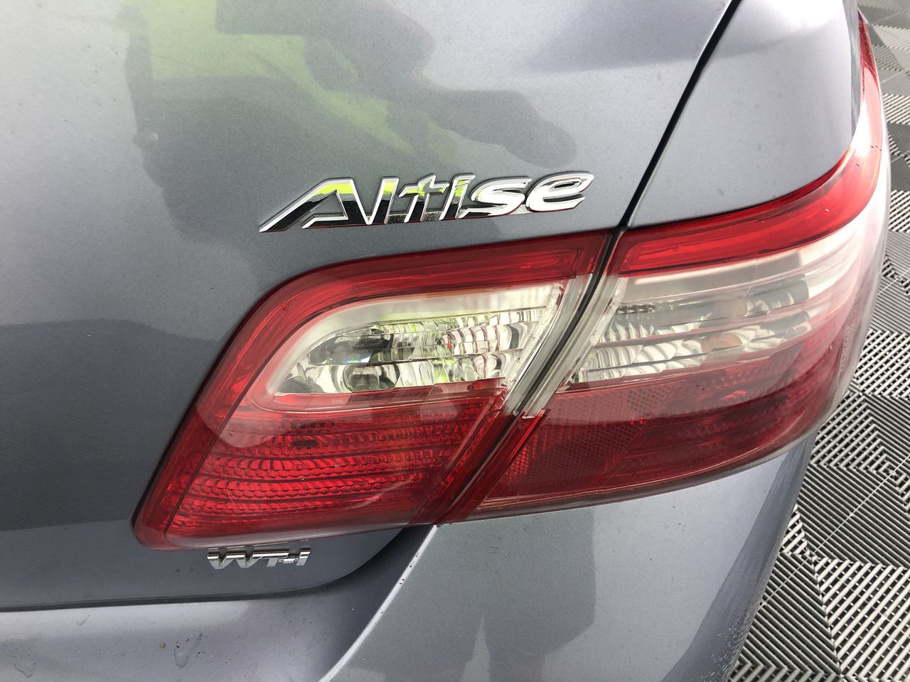 7.35 carat natural green emerald certified usd val:1150