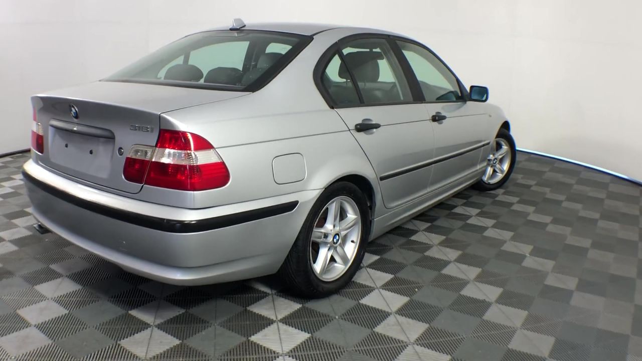 Vial full of Gold Leaf/Flake