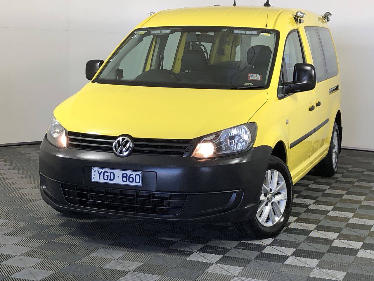 2016 UNC 50c HOLDEN HERITAGE COLLECTION HQ Kingswood COIN ON CARD