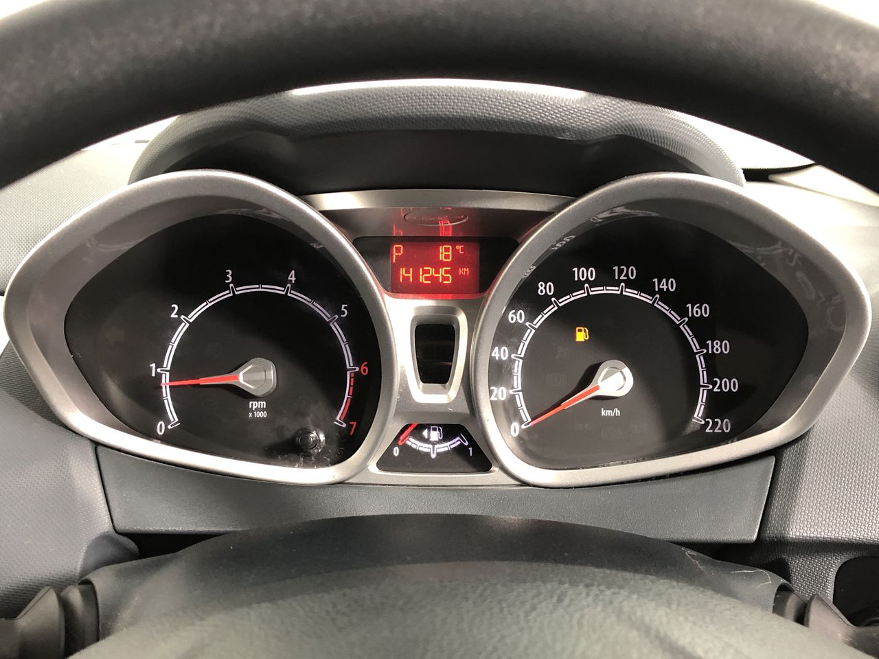 Vial full of Gold Leaf/Flake x 3