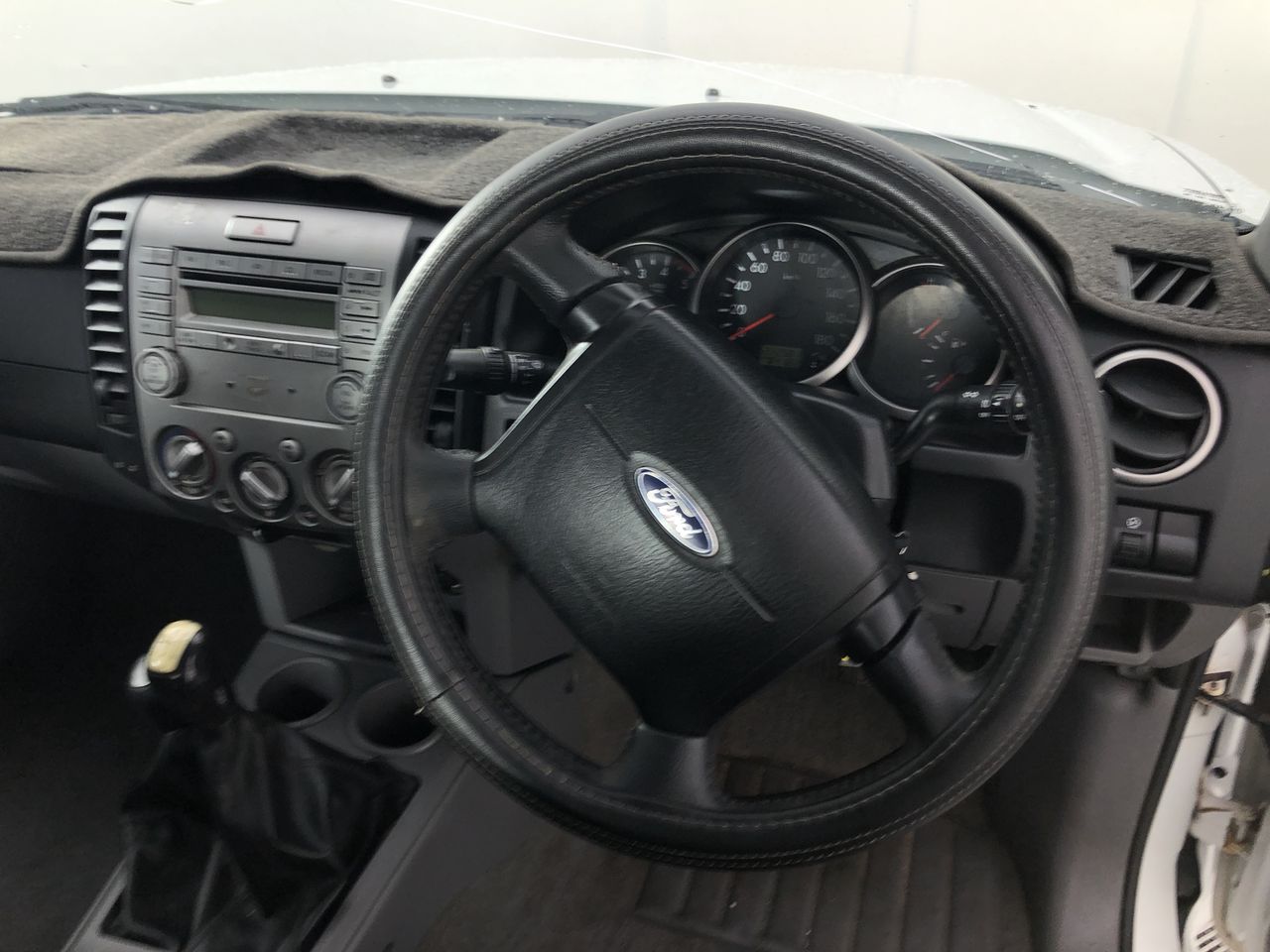 DELL Latitude 5580 Laptop i5-6300U 4GBRAM 128GB Black