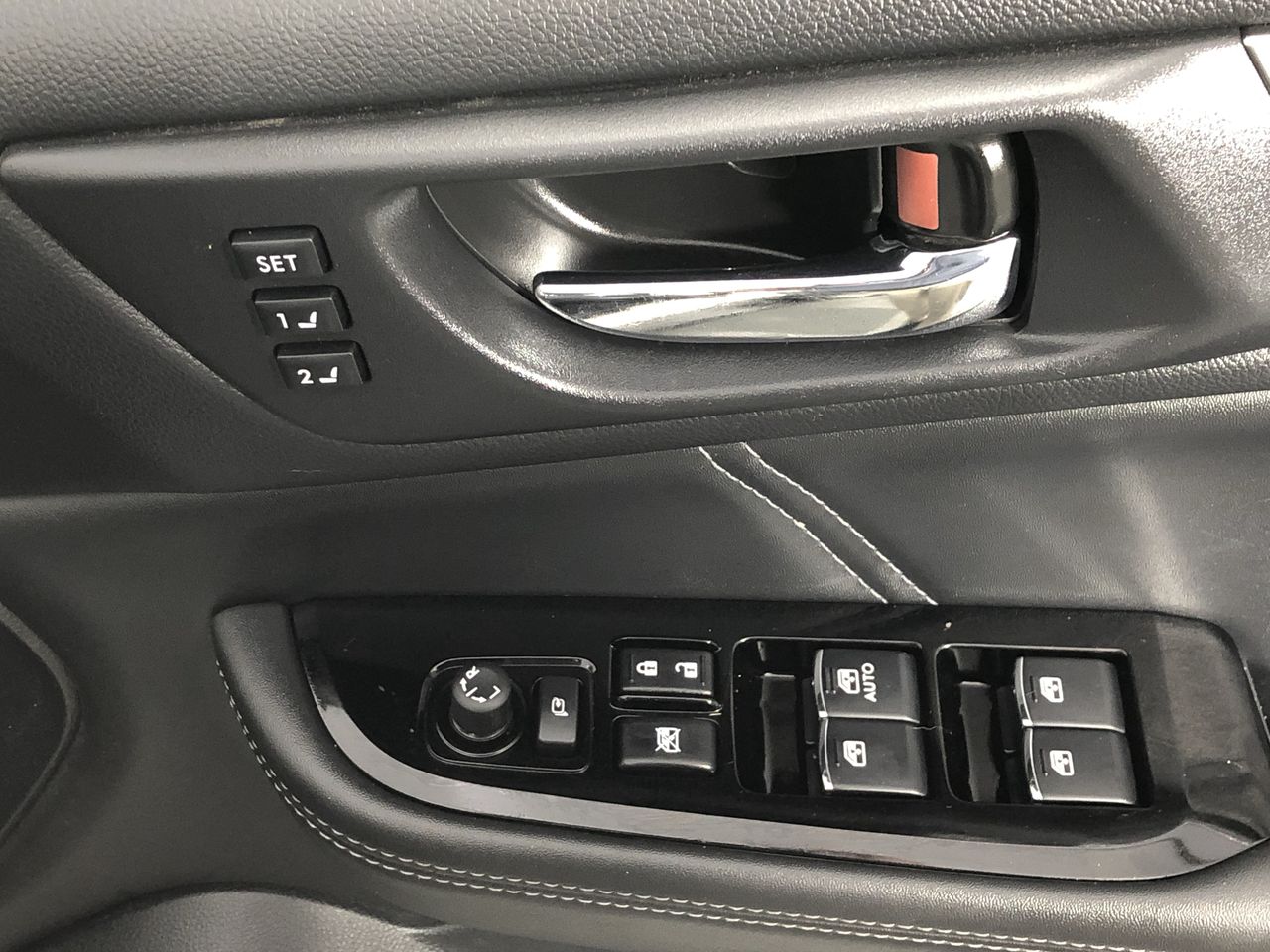 Platinum Diamond Engagement Ring 1.02ct