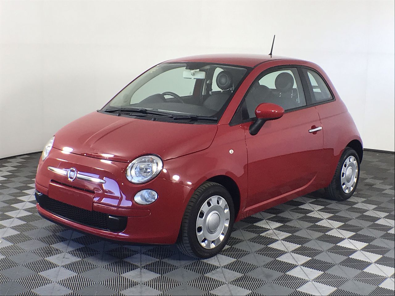 Dyson V8 Vacuum Cleaner. NB: No box