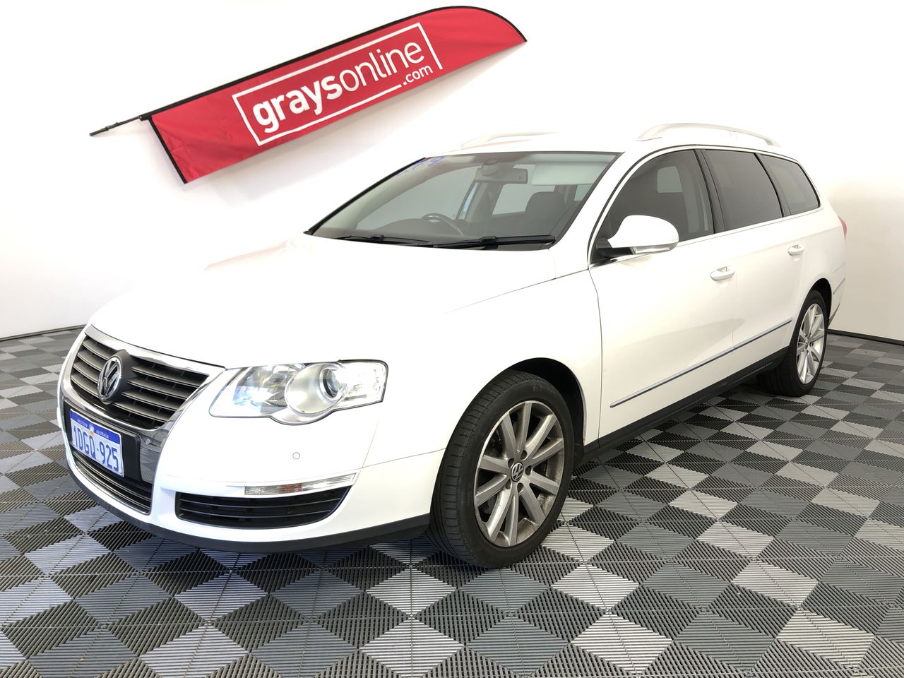 NINTENDO Switch 2 + Mario Kart World Bundle.  Buyers Note - Discount Freigh