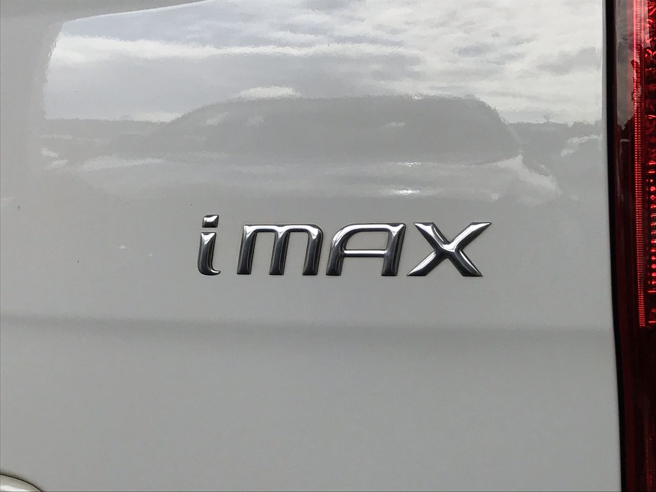 <p>15L Dulux Paint x 4</p>