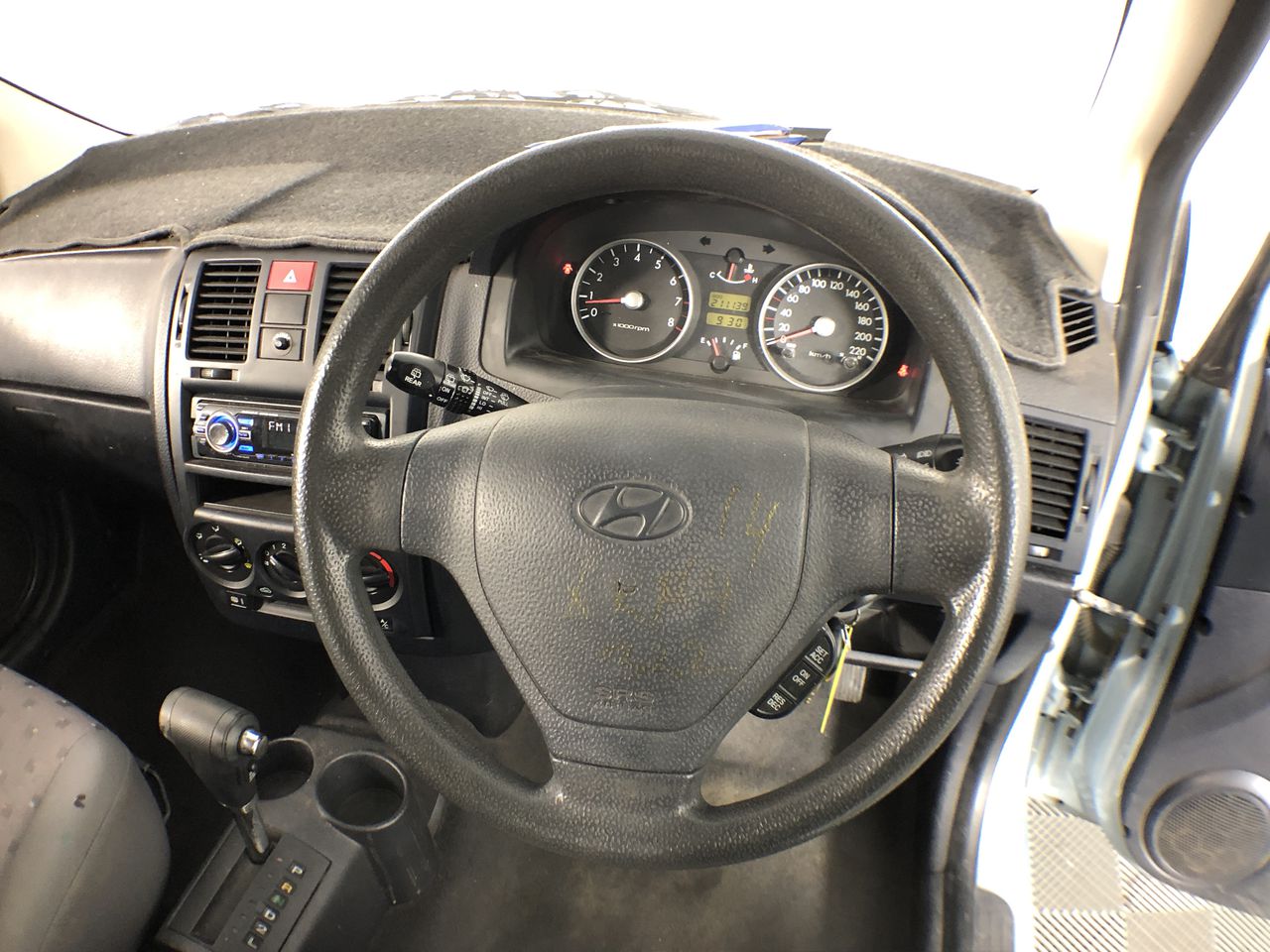 PHILIPS Hue ST72 B22 White Ambiance Filament Bulb.