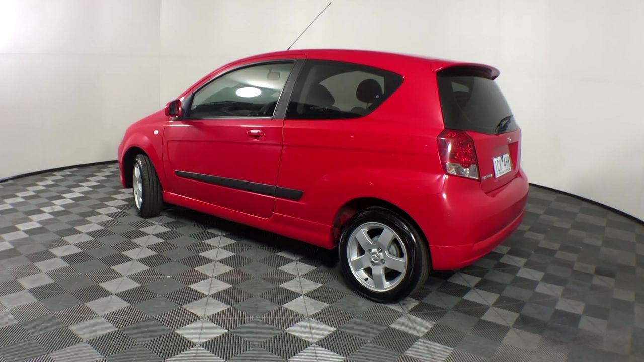 Designer Roman Numeral Round Pendant Necklace - Rose