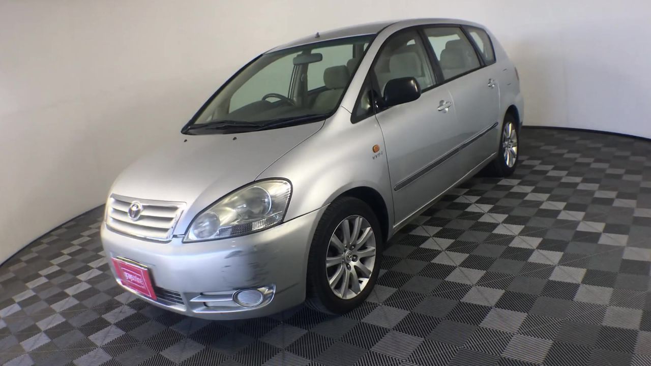 925 Silver Plated Circle Pendant Featuring 53 Crystals by Swarovski®