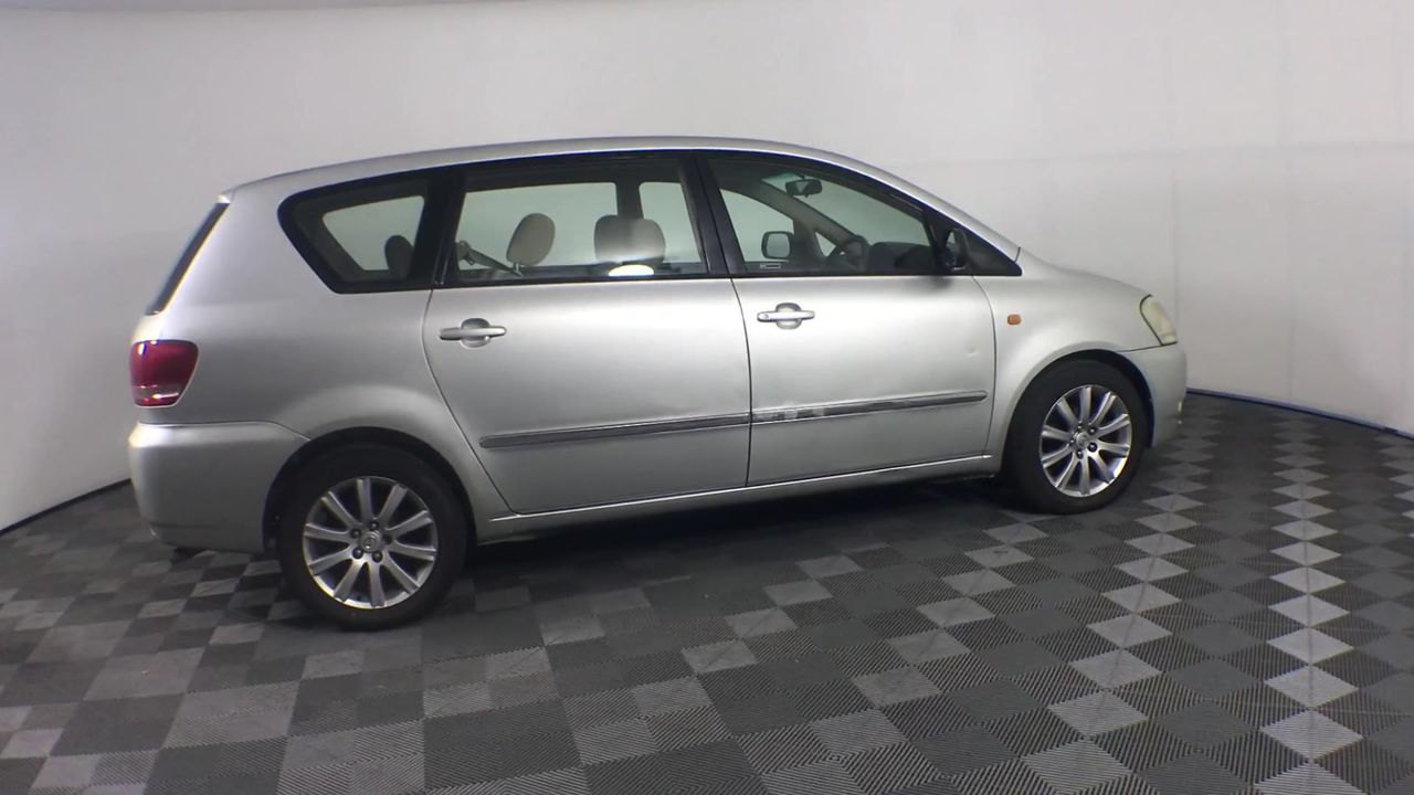 Solid 925 Sterling Silver Pendant Featuring a Crystal by Swarovski®