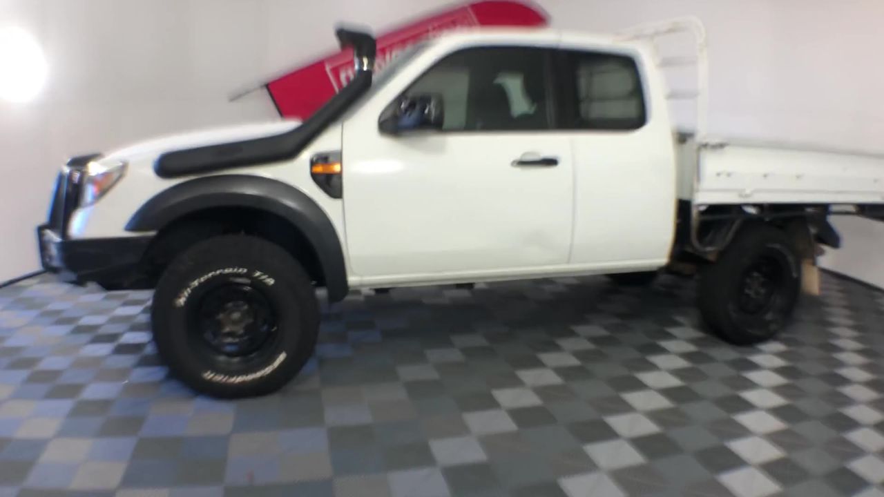 LED Oyster Light (5000K Daylight)