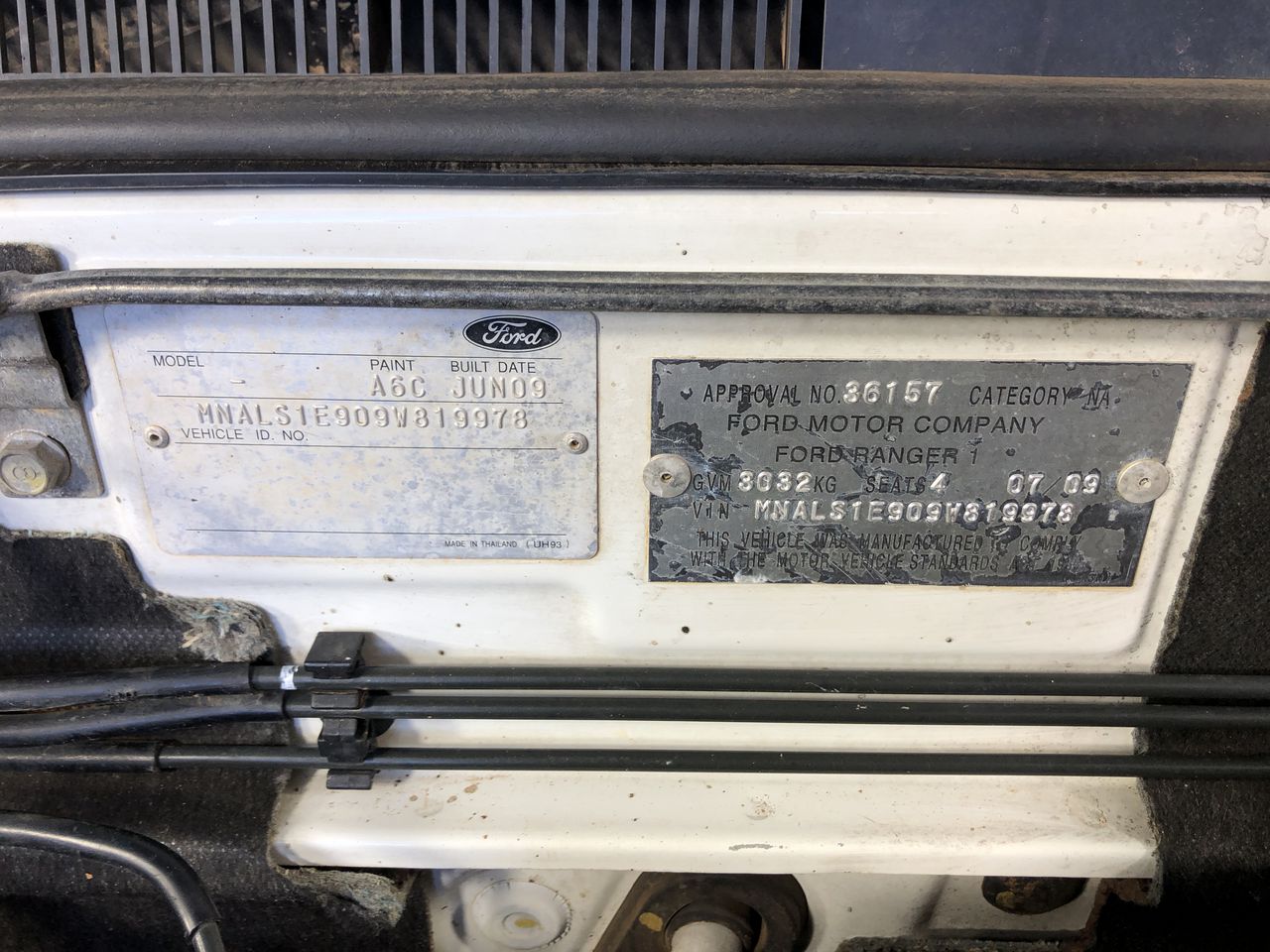 4x 1.5L Glass Jars with Acacia Lids