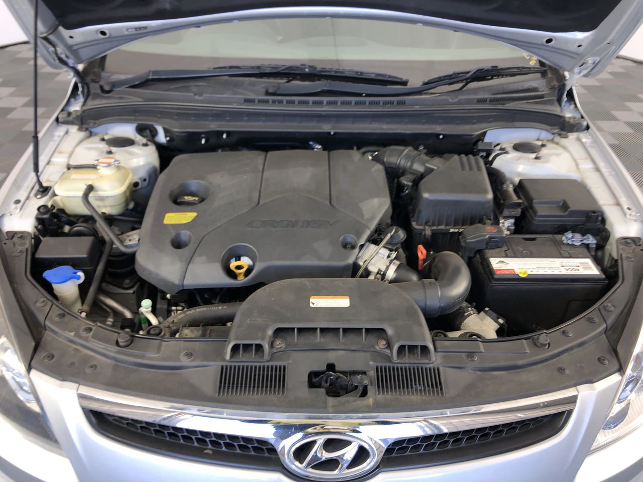 Unknown Brand Jump Starter 12V DC Rechargeable Power Supply