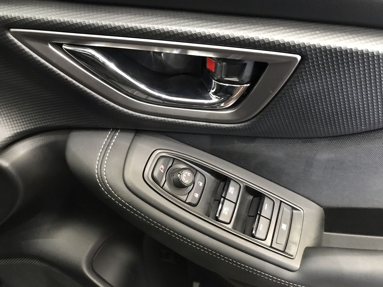 Aboriginal Flag, 1/10th Oz (ApproX) 999 Pure Solid Silver Bullion Coin, COA