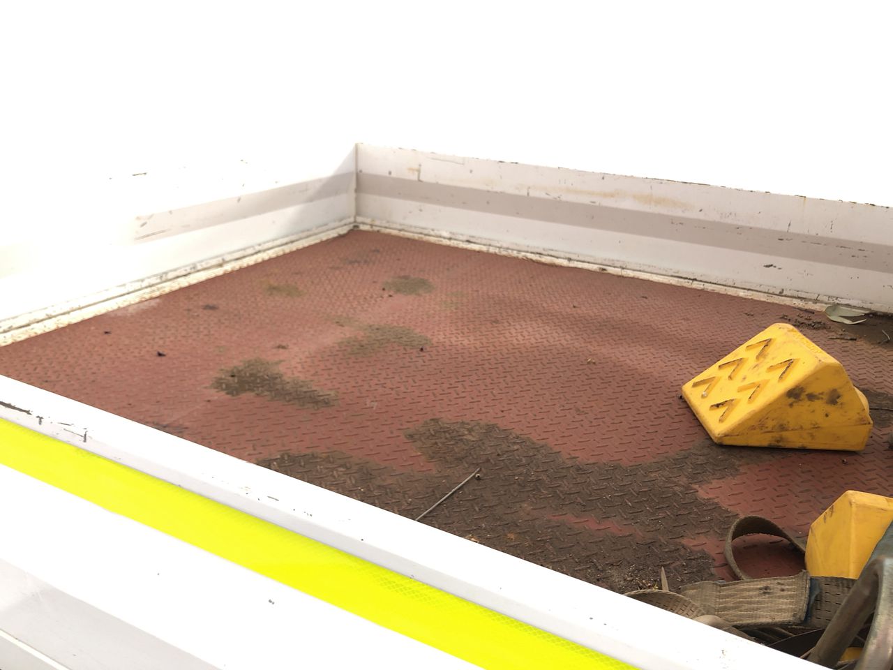 PUMA Men's Shuffle Shoes, Size US10, White/Navy (24), 309668. NB: minor use