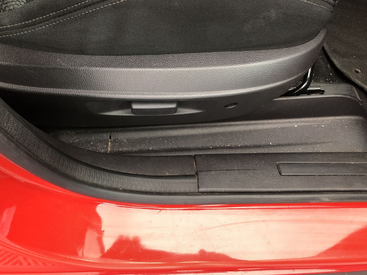 Unisex Black Volcanic Lava Rock Beaded Crystal Initial "L" Bracelet -Yellow