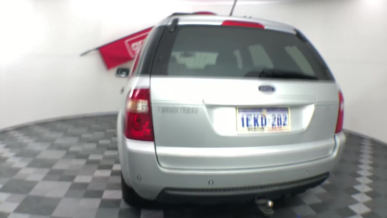 Stylish White Leather Cross Bracelet - DEMO (May contain imperfections)