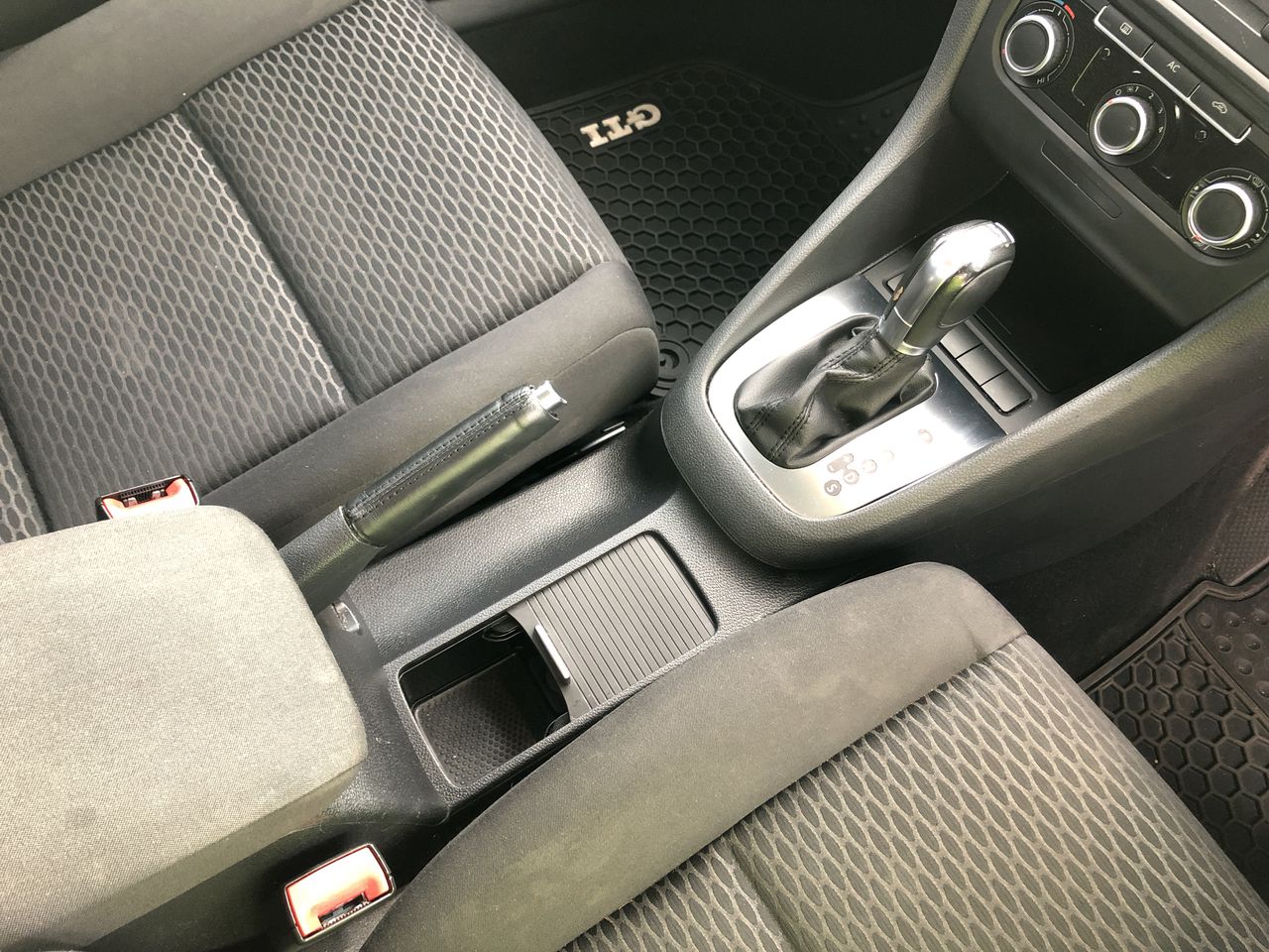 Quantity of 100 1650mm Star Pickets( Unused),