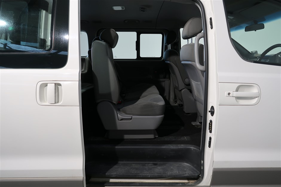 18K White-Filled Cuban Chain Necklace with Simulated Diamonds - 55.8cm