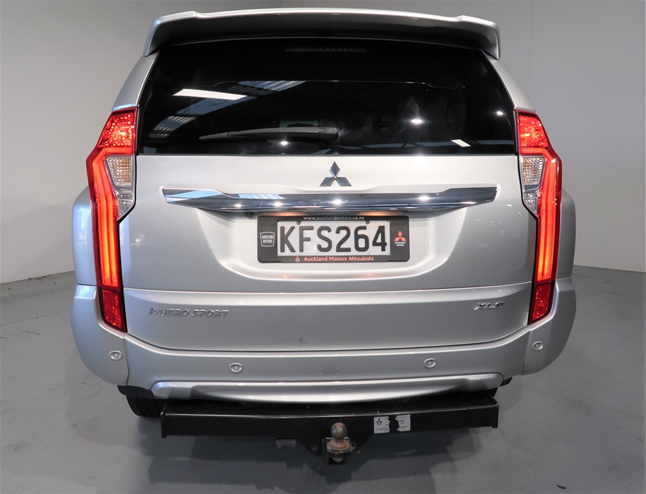 2021 Pokémon Reshiram 017/072 Amazing Rare Shining Fates CGC 9.5