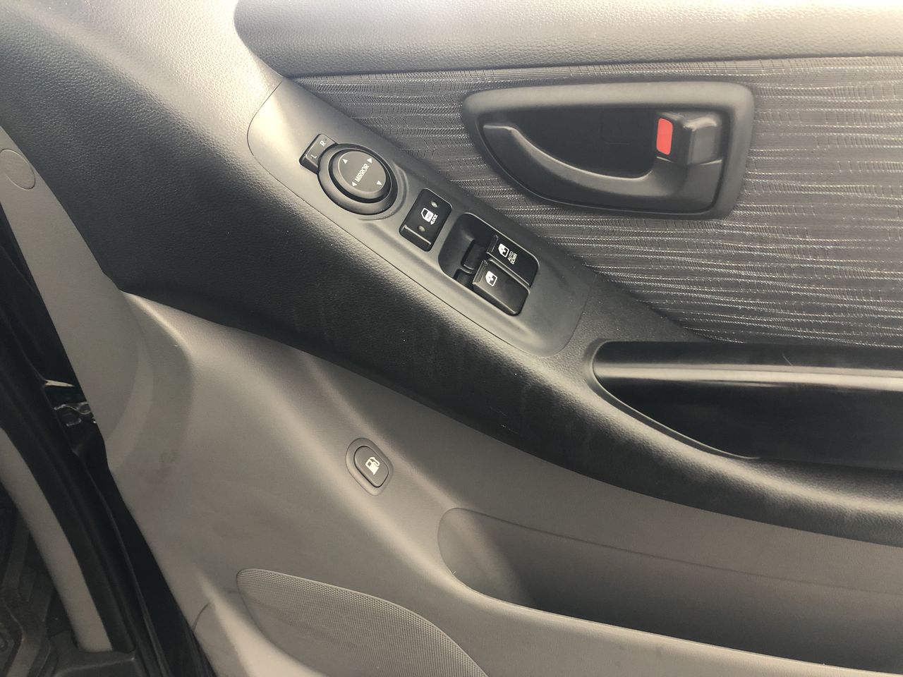 <p>Approx 11 Assorted Computer Monitors</p>