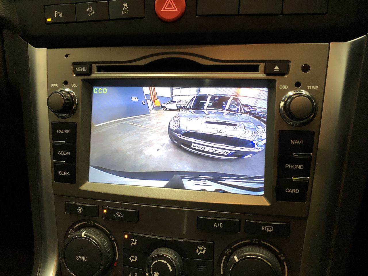 Duchesse De Paris Brut Blanc De Blancs NV (6x 750mL), France.