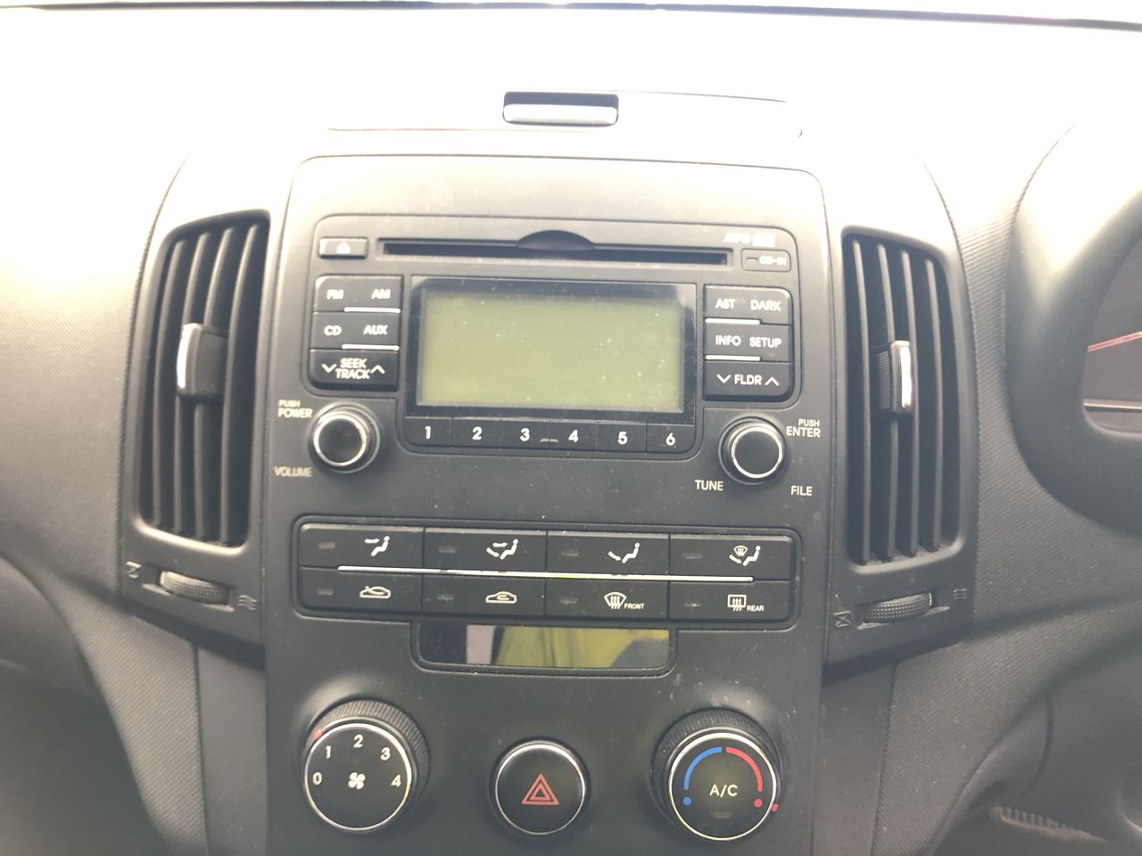 COLGATE Blast Water Flosser. N.B: Damaged packaging.