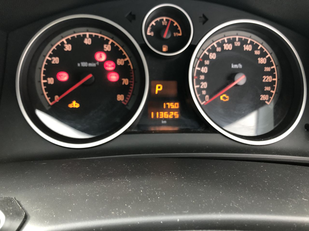 WOOZOO Globe Fan Circulator, White, Model PCF-SC15T-CT. NB: Damaged outer b