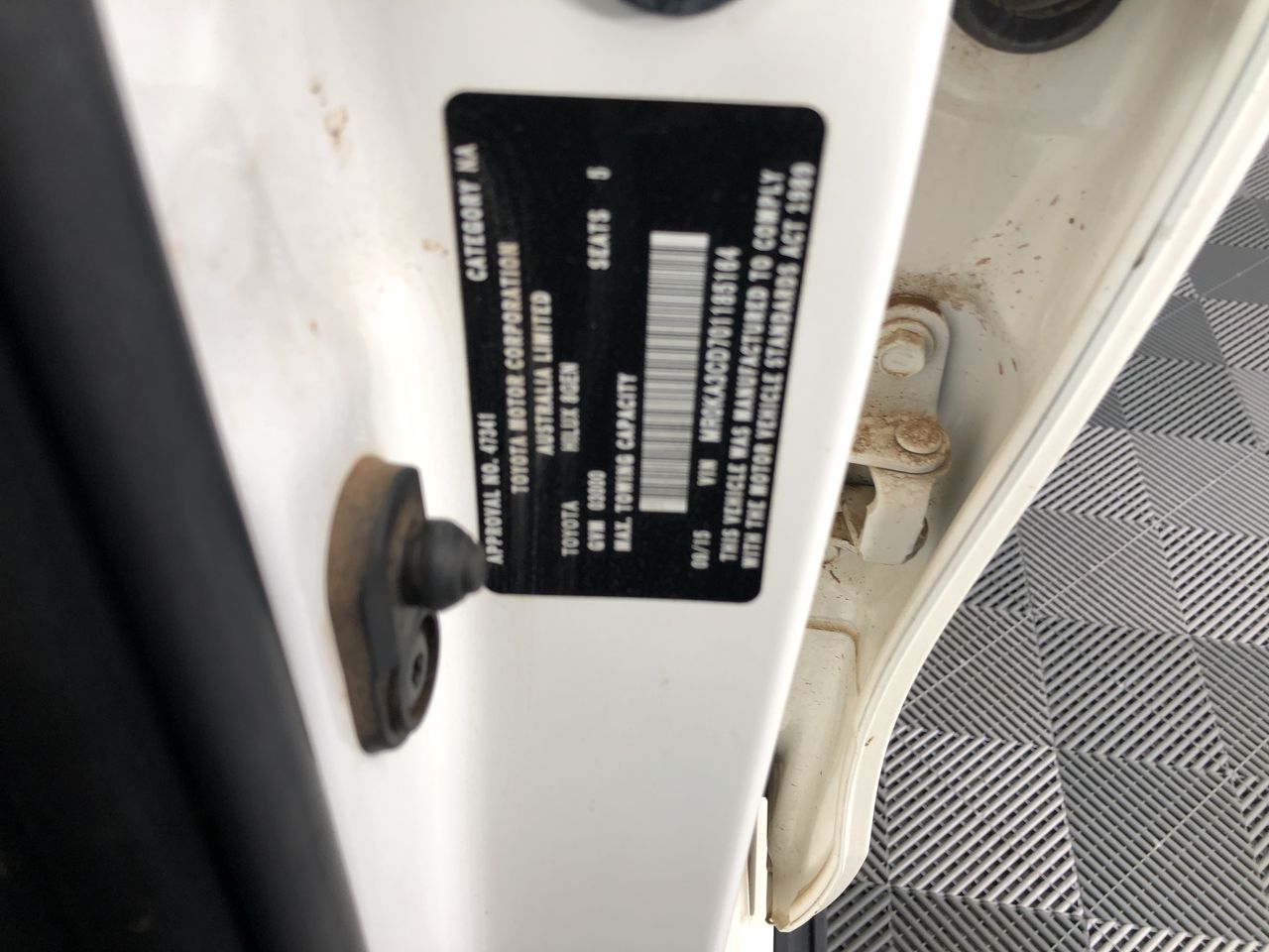 LEVI'S Men's Casual Leather Belt, Pant Size 38, Black.  Buyers Note - Disco