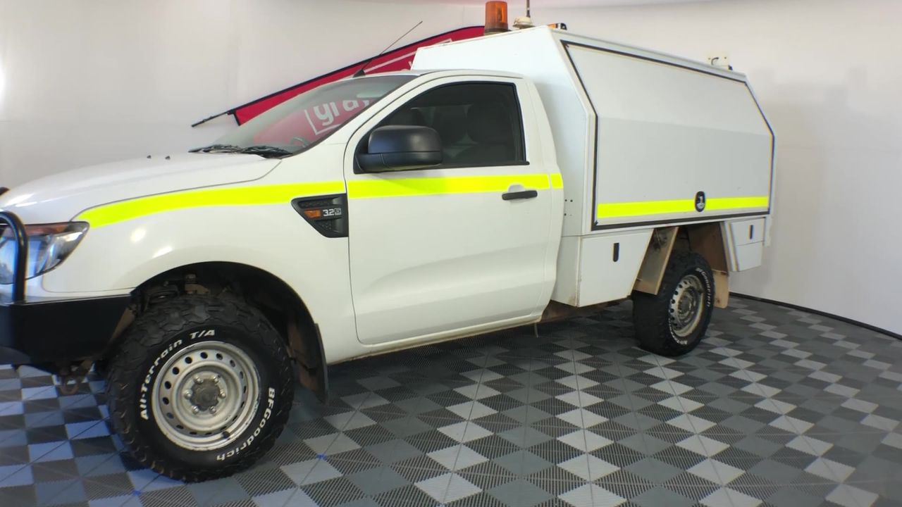 2 x Women's Shorts, Size 10, Incl: SABA & ANDREW MARC, Charcoal & Night Sky