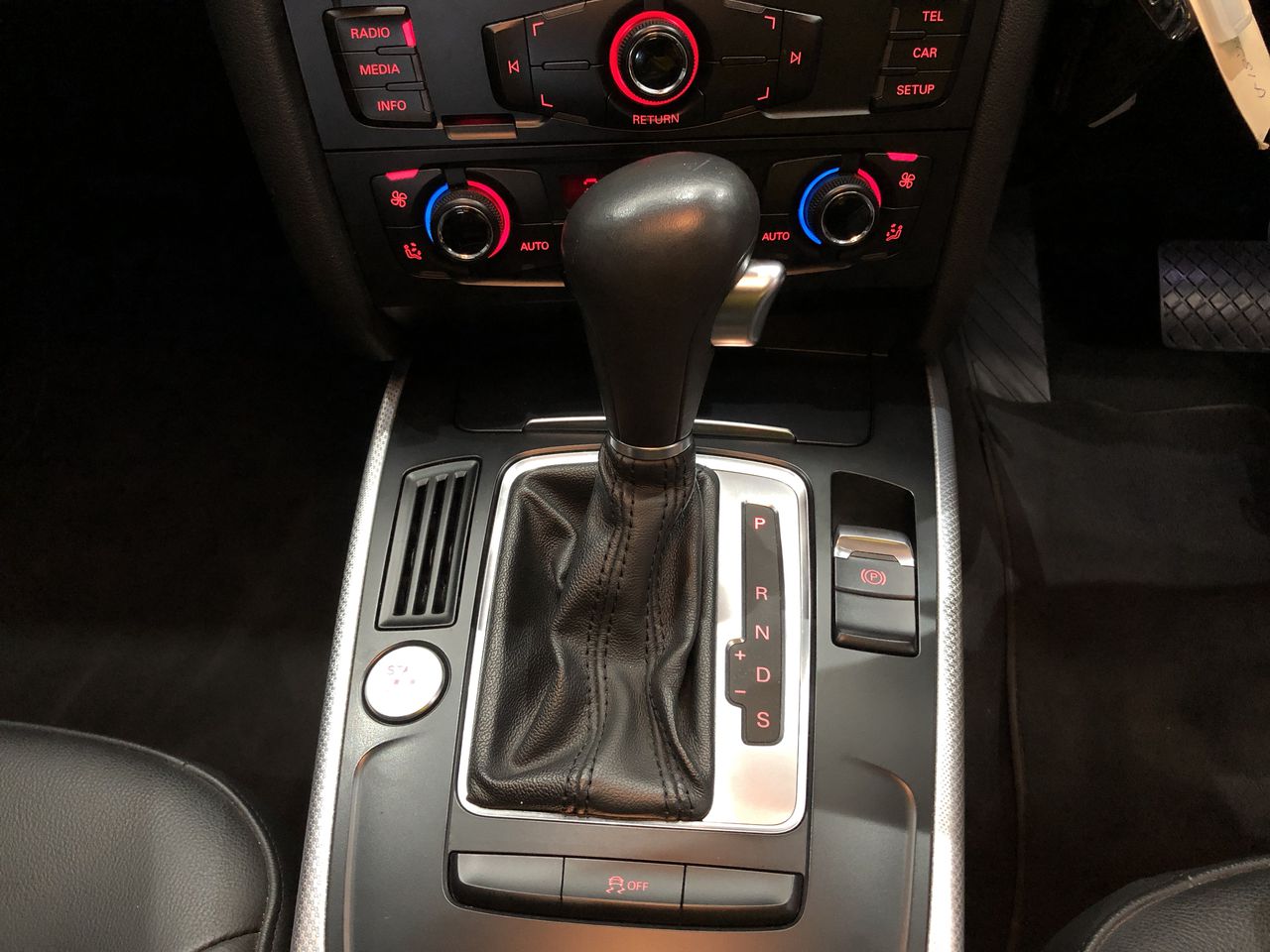 1966 Australia First & Last Queen Elizabeth Silver Round Fifty Cents