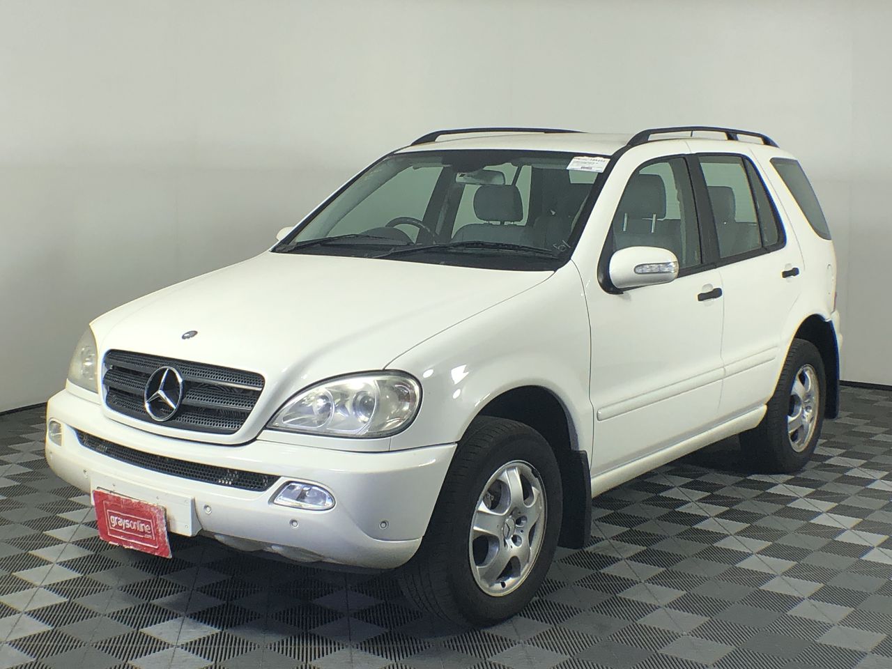 1.00 Carats Brilliant Polish Round Cut White Diamond CVD-Not Certified