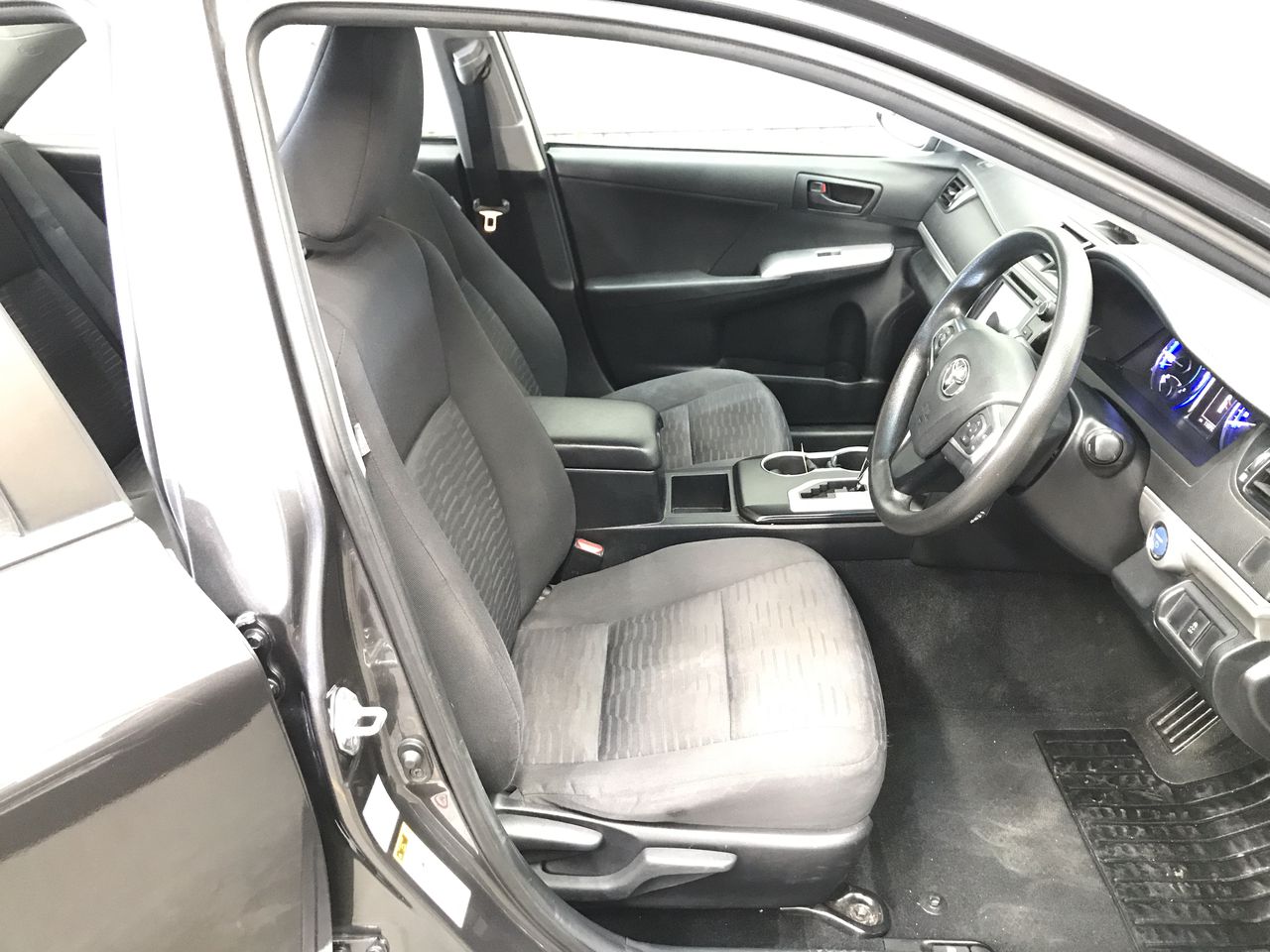 Wolf Blass Red Label Shiraz Grenache (6x 750mL), SEA.