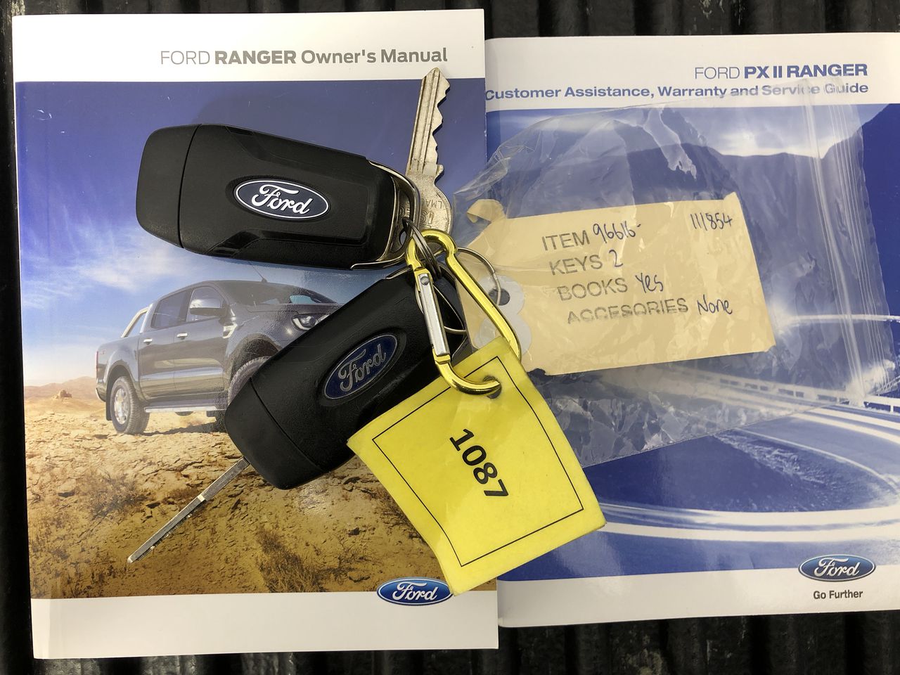 2 x 300pc E-Clip Assortment Sizes: 30pcs 1/16", 30pcs 1/8" 40pcs 3/16", 50p