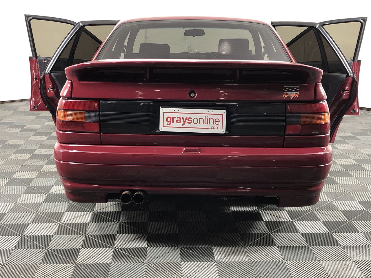 0.20 TCW yellow round various diamonds