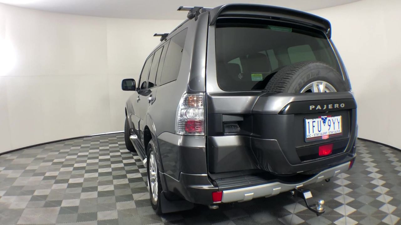 Elegant 18k White Gold Plated 1.00carat Round Simulated Diamond Double