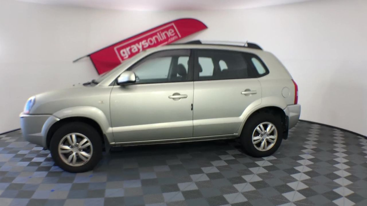 Night Merchant Gin Grapefruit And Soda Cans (24x 250mL) NSW