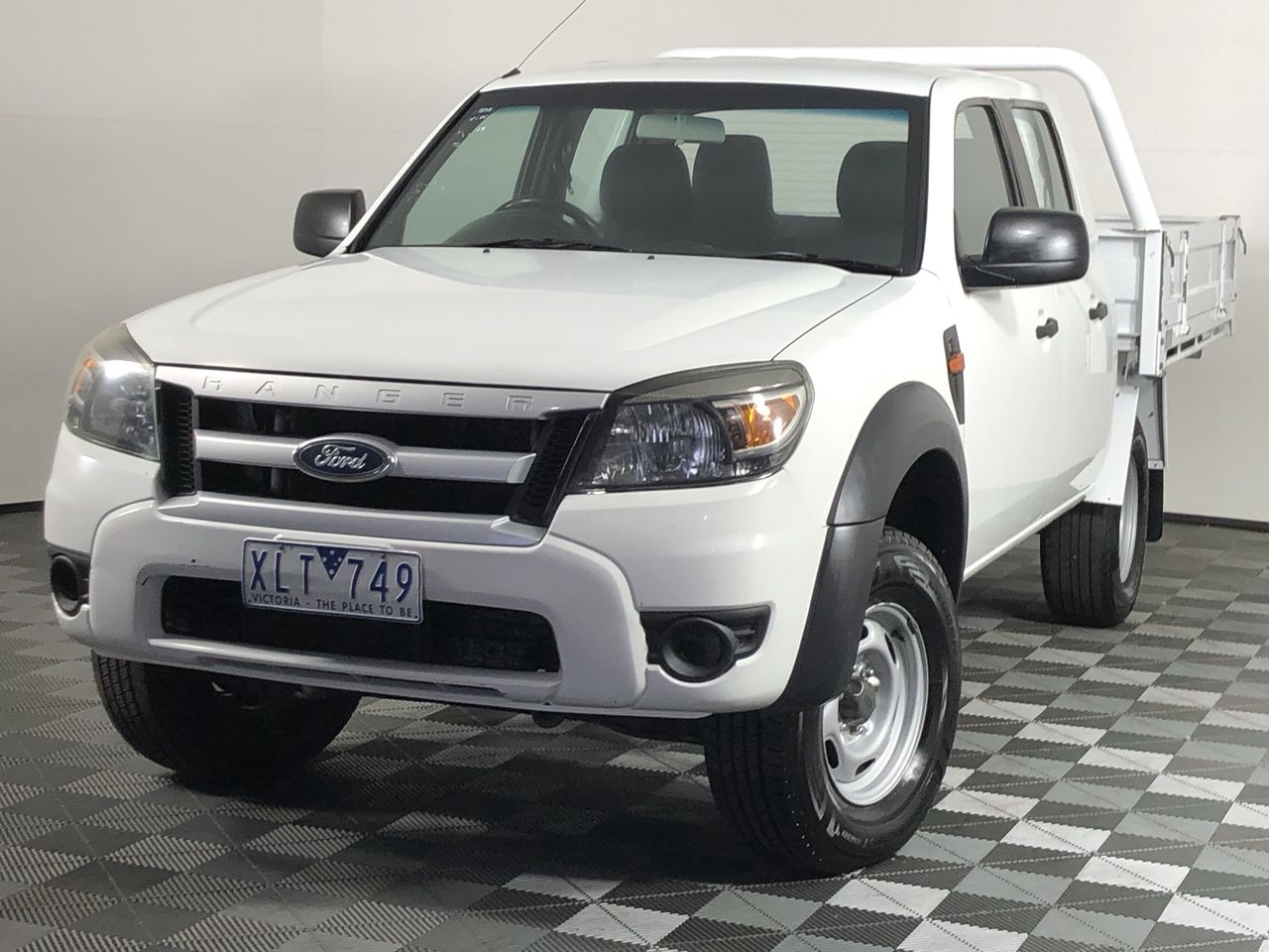 complete set of 8 Rare 2014 5 gram Certified Animal Series
T