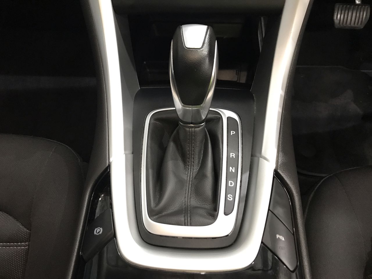 Bradman 5 Dollar Bi Metal Coin on Card of Issue 1996 Issued by RAM