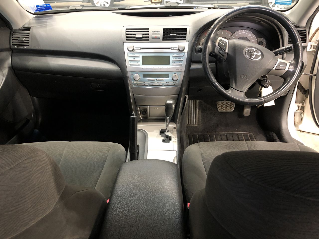 2016 UNC 50c HOLDEN HERITAGE COLLECTION HQ Kingswood COIN ON CARD