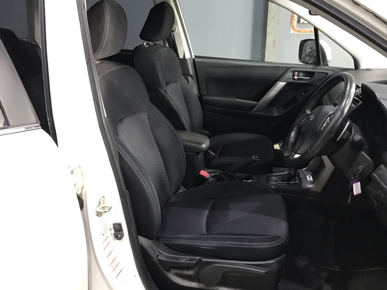 1/100 Scottdale x 2, 1 gram Valcumbi silver bars x 2 & 1 Kilo Copper Bar