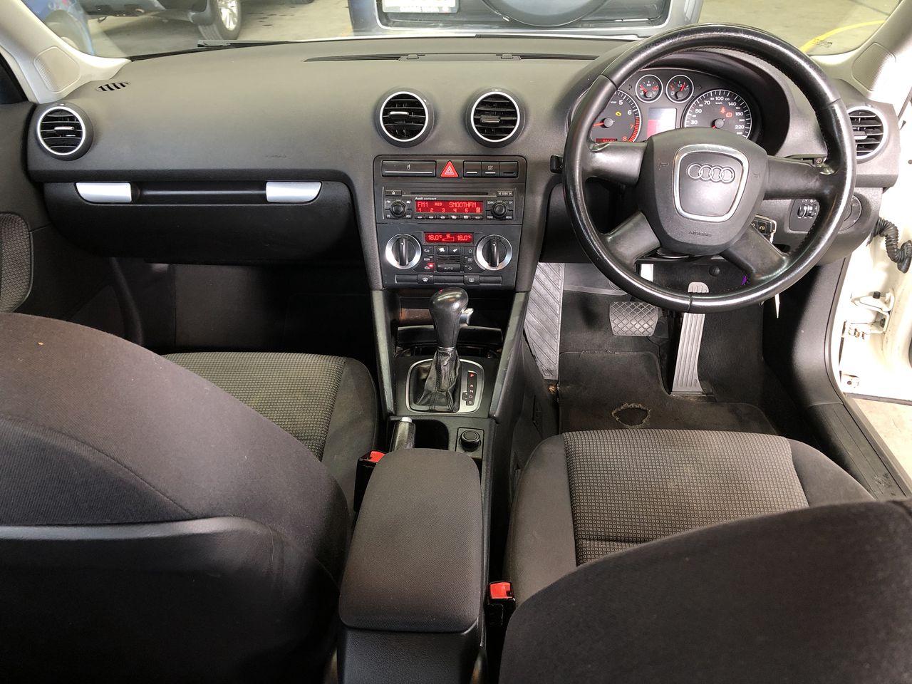 0.08 Carat White 4 round diamonds