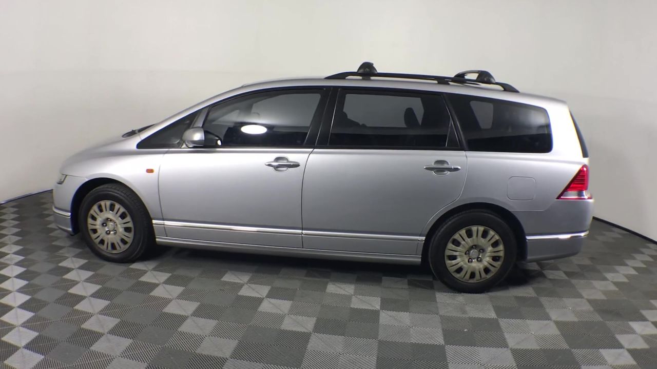 Stainless Steel Initial 'P' Bracelet with Simulated Diamonds - Yellow